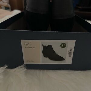 Universal Thread Black Ankle Booties Sleek Design